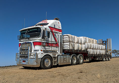 Inverell Freighters’ transport rig in action
